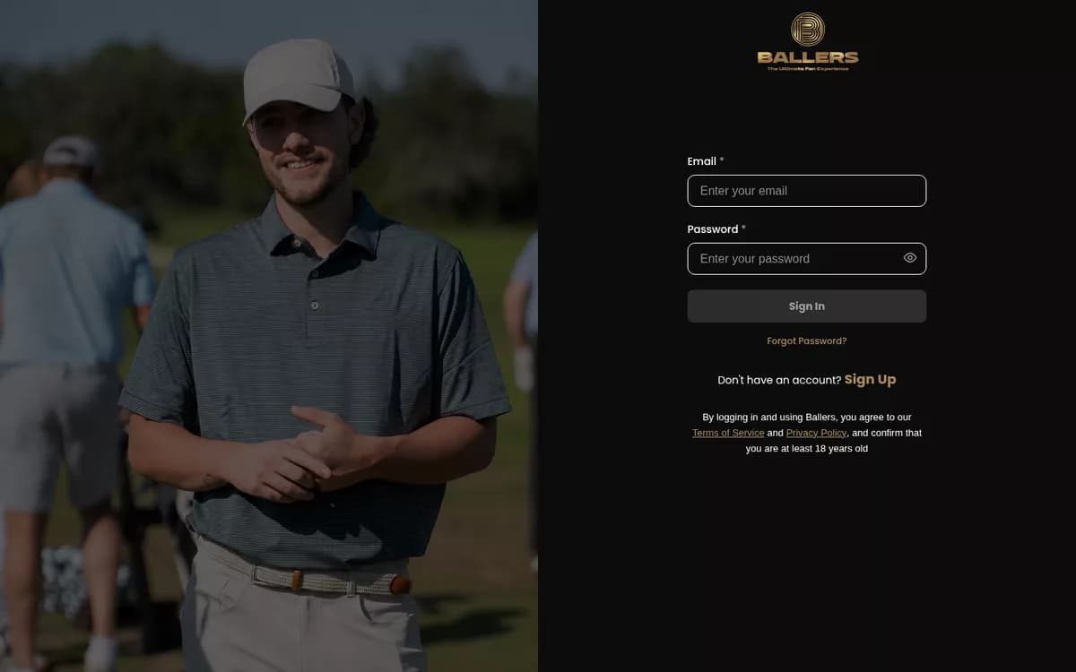 Tela de entrada do VipBallers: marca em dourado sobre fundo escuro, com formulário de login e cadastro ao lado da foto de abertura.